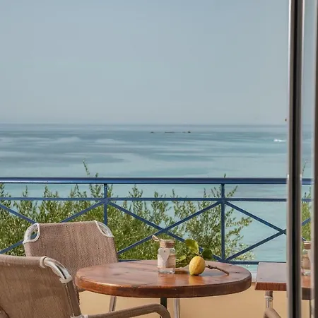 Bella Vista Sea View Apartments, By Zantewize Tragaki